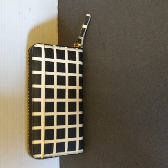 VGUC. Kate Spade black and white checkerboard large wallet. - Picture 3 of 8